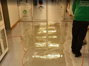 Pur gulvbehandling proces