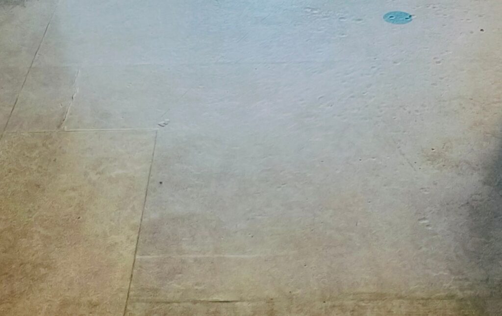 Strukturelle skader i linoleum