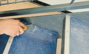 Hvordan fjerner man linoleum